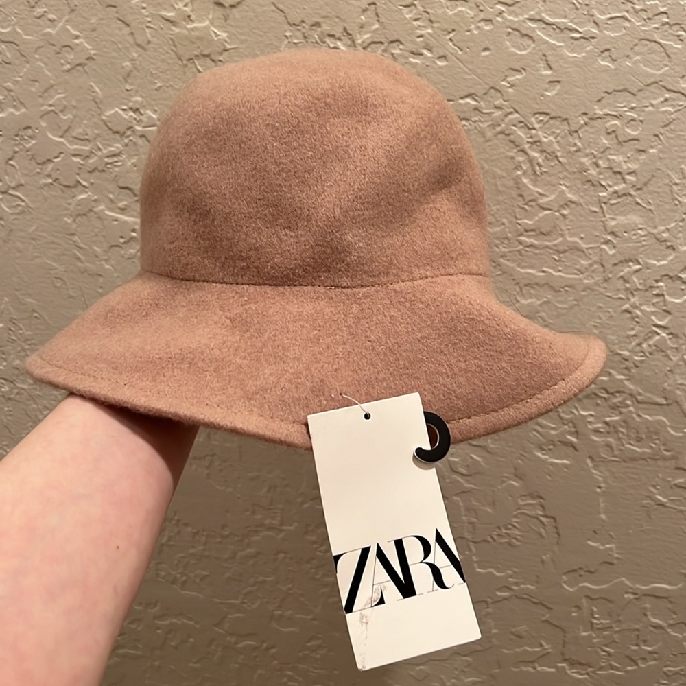 Brand new Zara winter hat! Never worn!